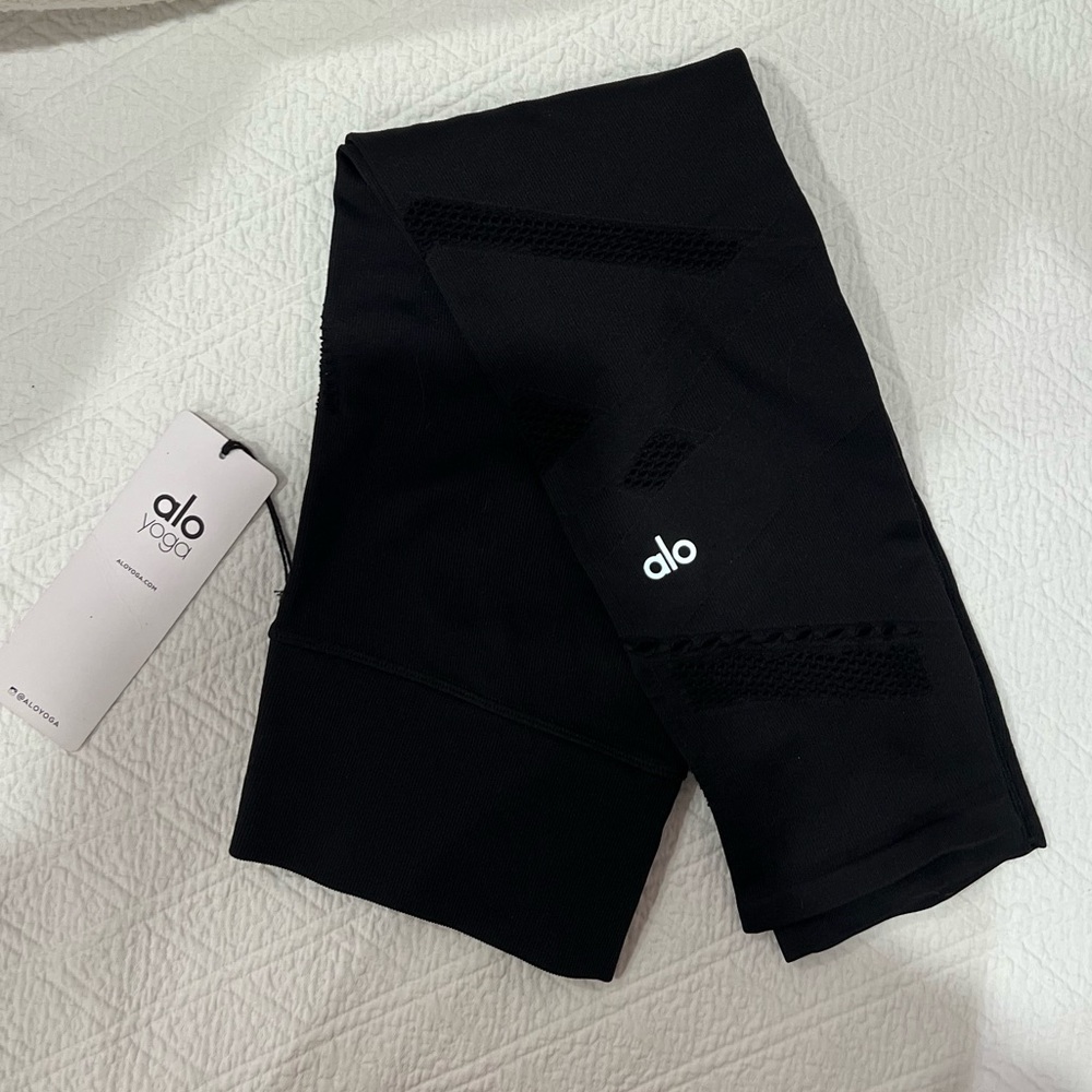 ALO Yoga Capri Leggings